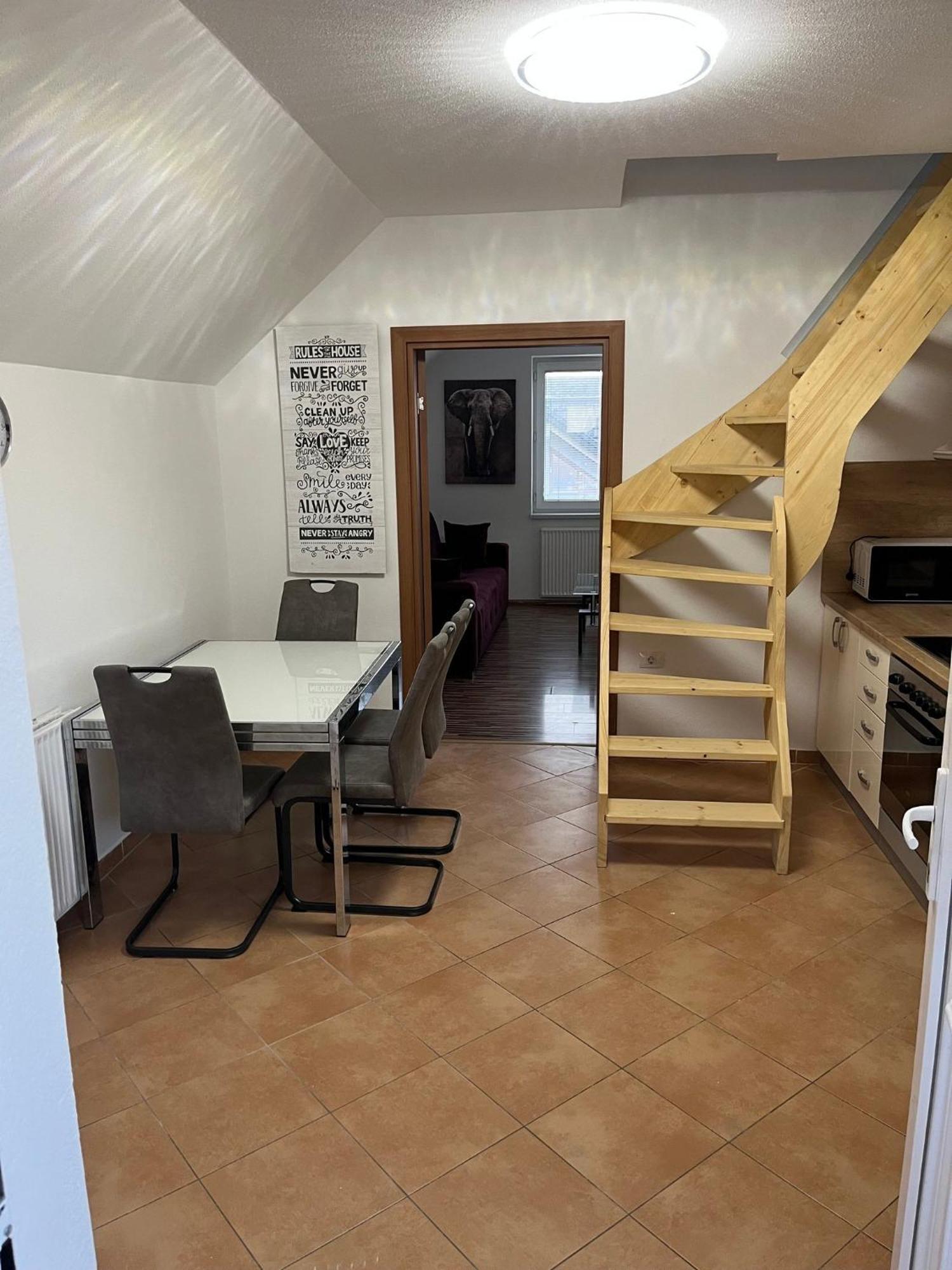 Apartments Malivojevic Zirovnica Bilik gambar