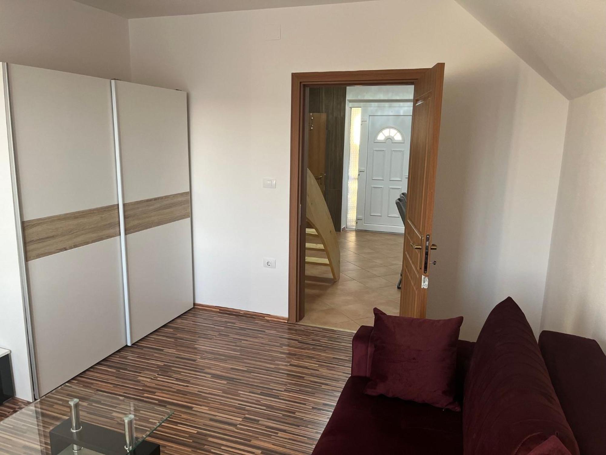 Apartments Malivojevic Zirovnica Bilik gambar