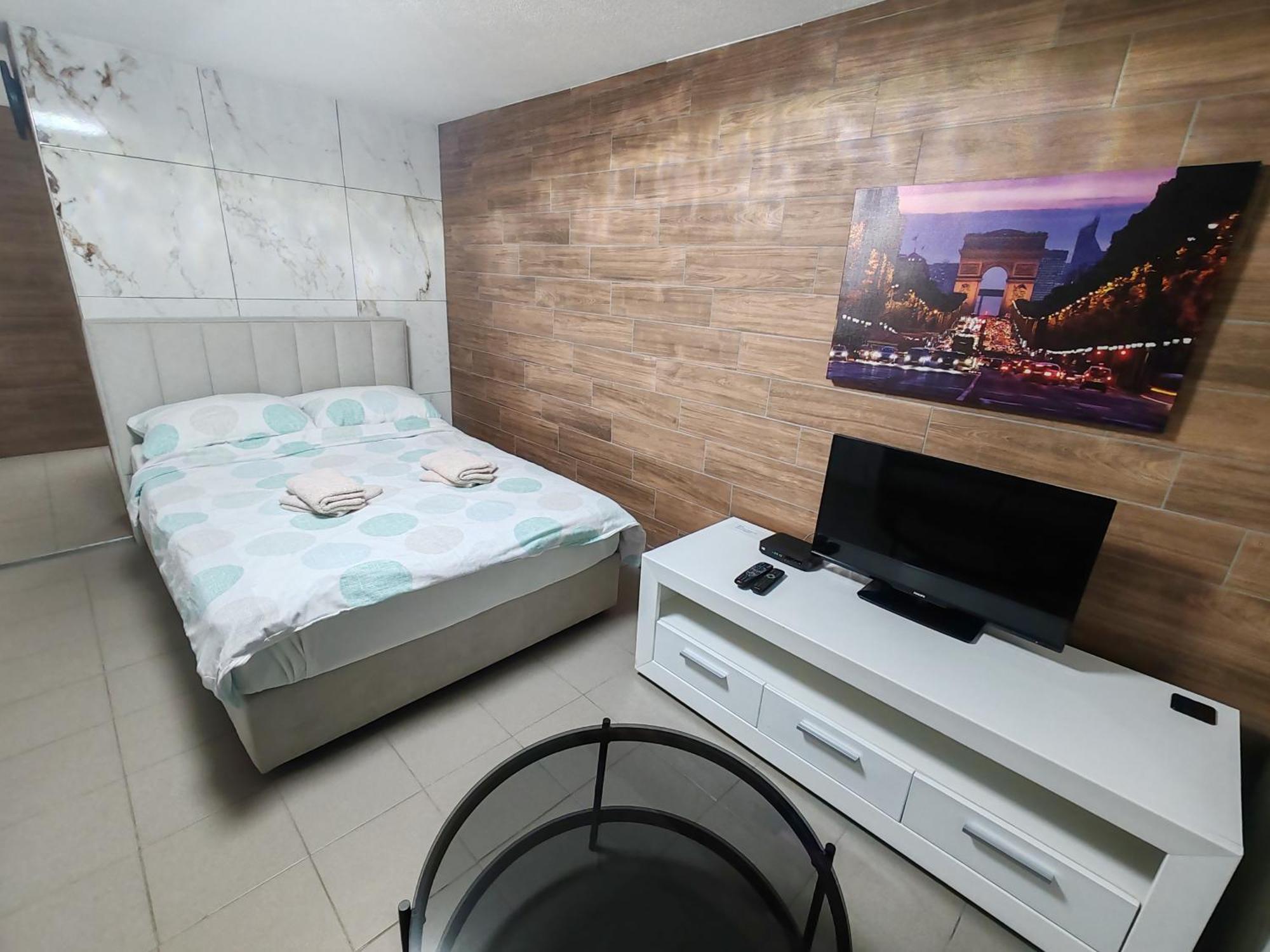 Apartments Malivojevic Zirovnica Bilik gambar