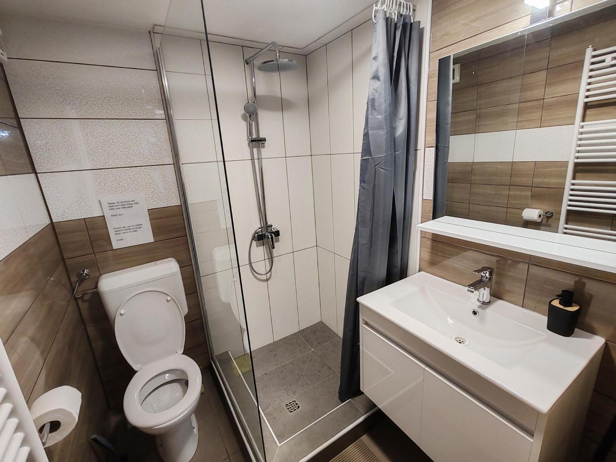 Apartments Malivojevic Zirovnica Bilik gambar